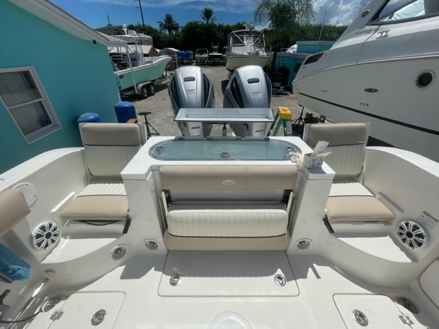 T-Top with enclosure